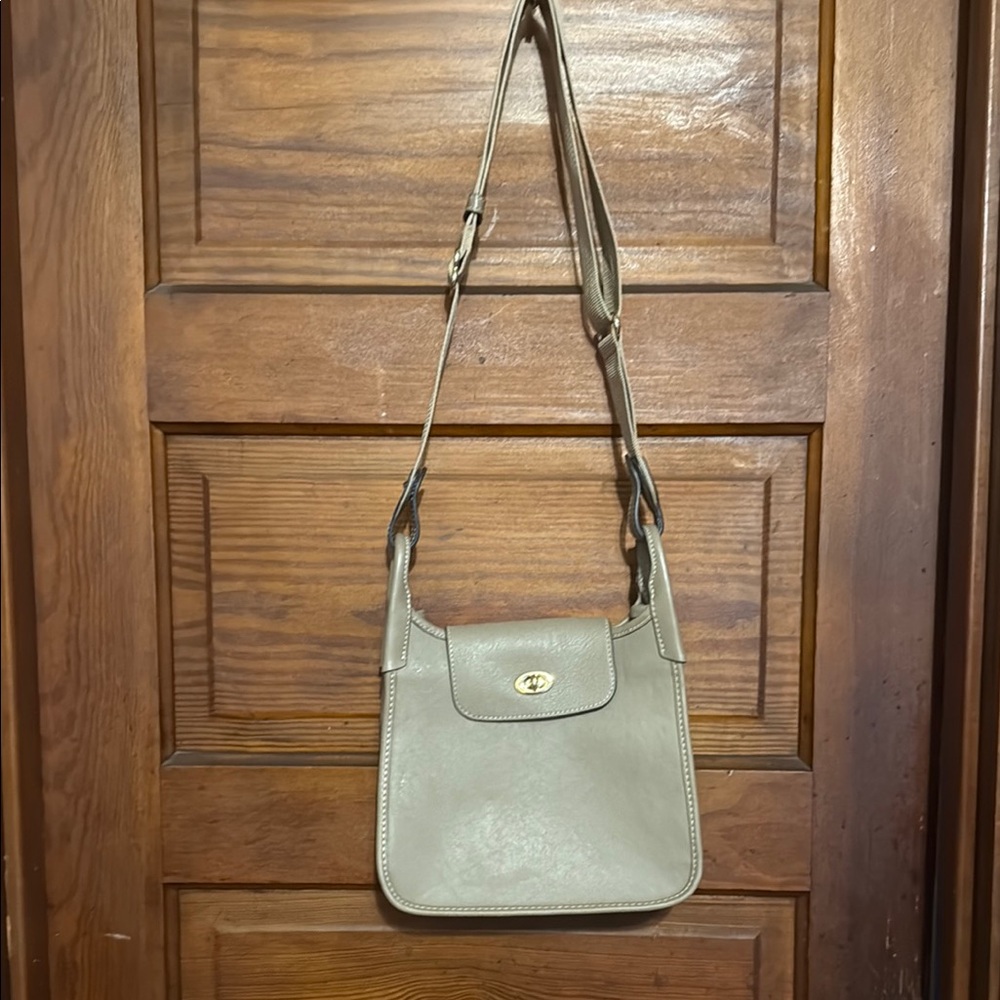 Dooney & Bourke Tan Leather Shoulder Bag / Crossbody